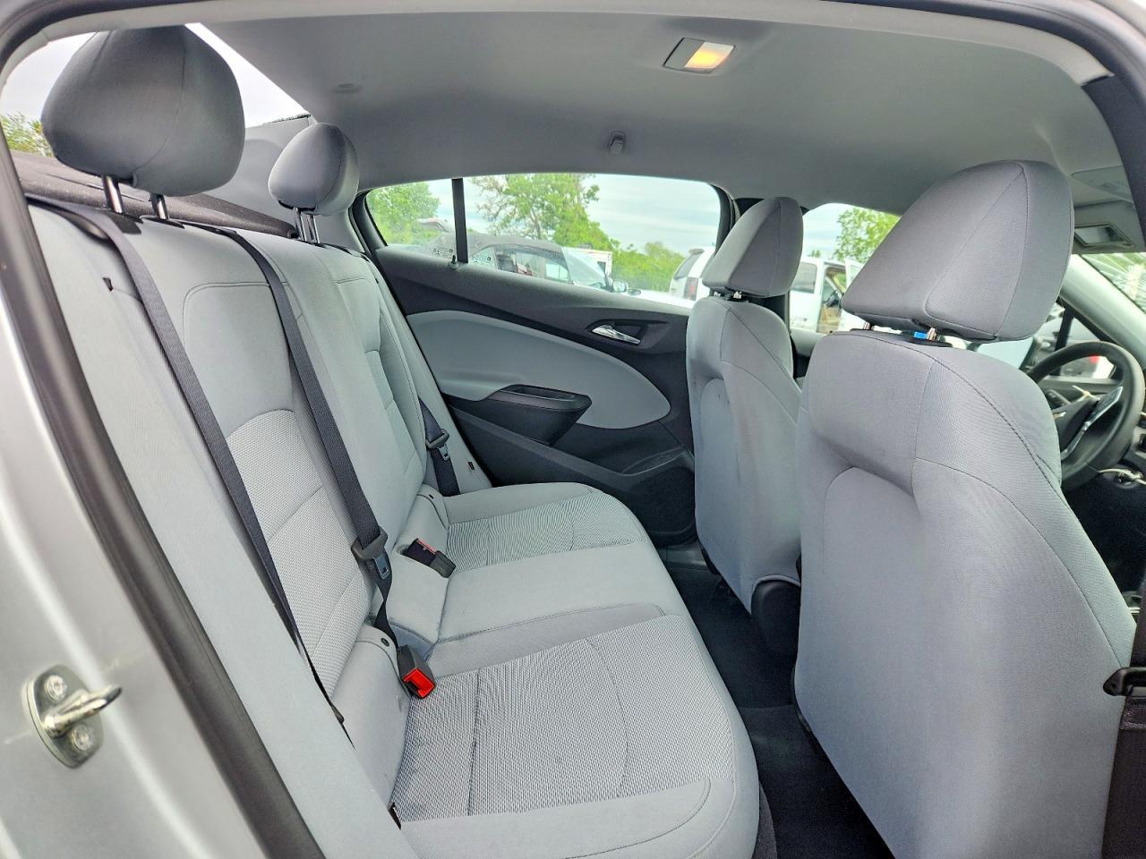 2019 Chevrolet Cruze Ls - zdjęcie 10
