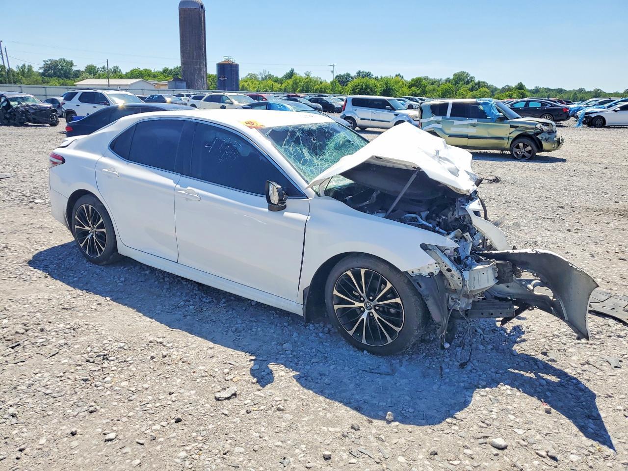2018 Toyota Camry Se - zdjęcie 4