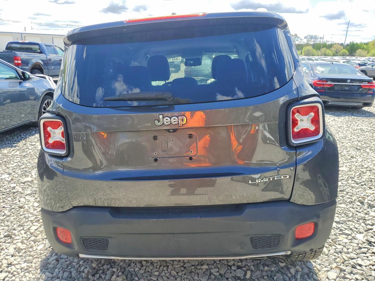 2017 Jeep Renegade Limited - zdjęcie 6