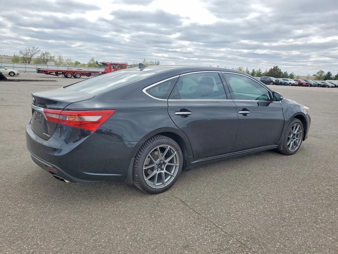 2017 Toyota Avalon Limited - zdjęcie 3