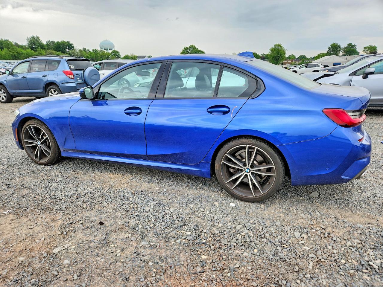 2019 BMW 330Xi - zdjęcie 2