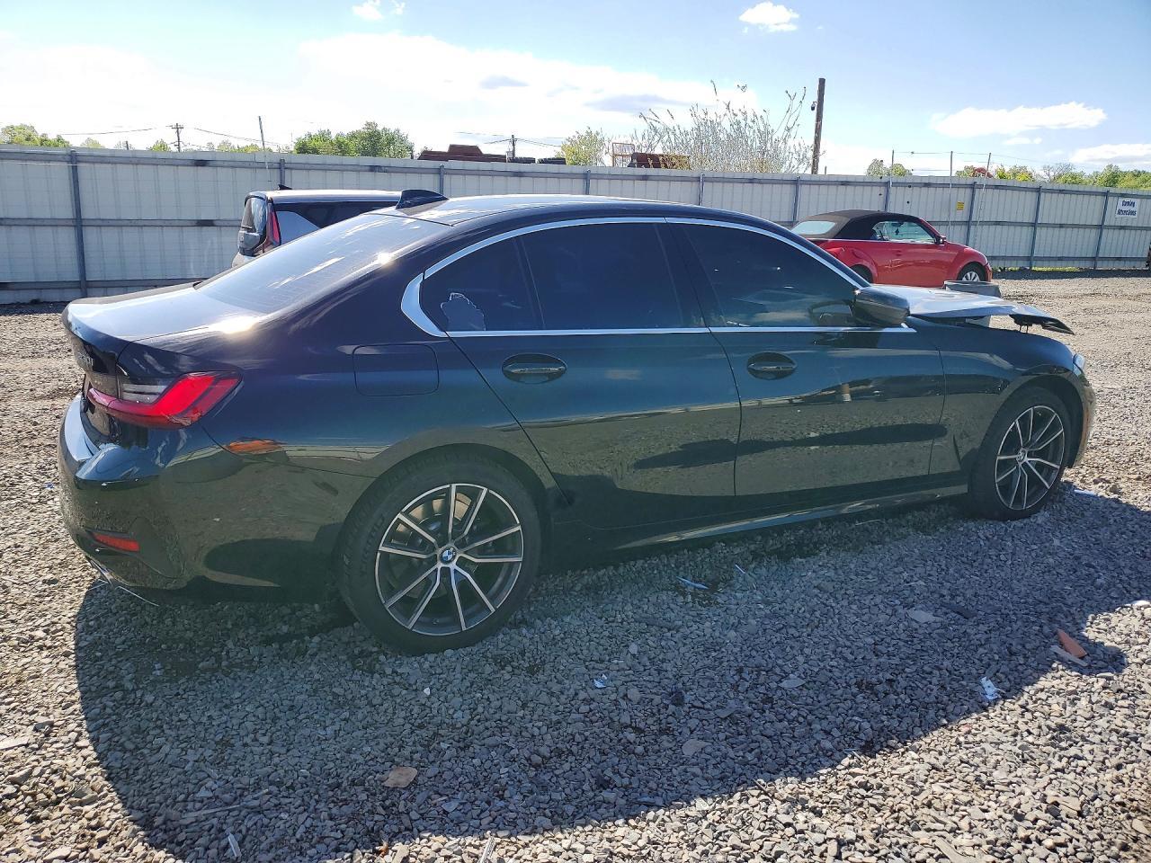 2022 BMW Seria 3 330i - zdjęcie 3
