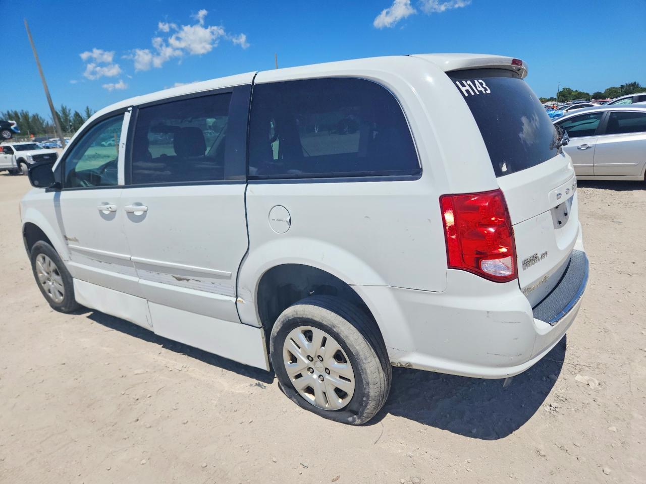 2017 Dodge Grand Caravan Se - zdjęcie 2