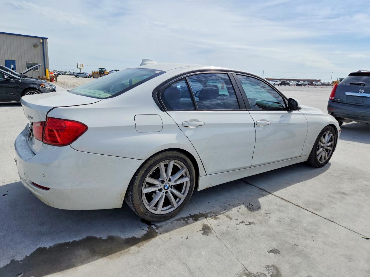 2014 BMW 328 I - zdjęcie 3