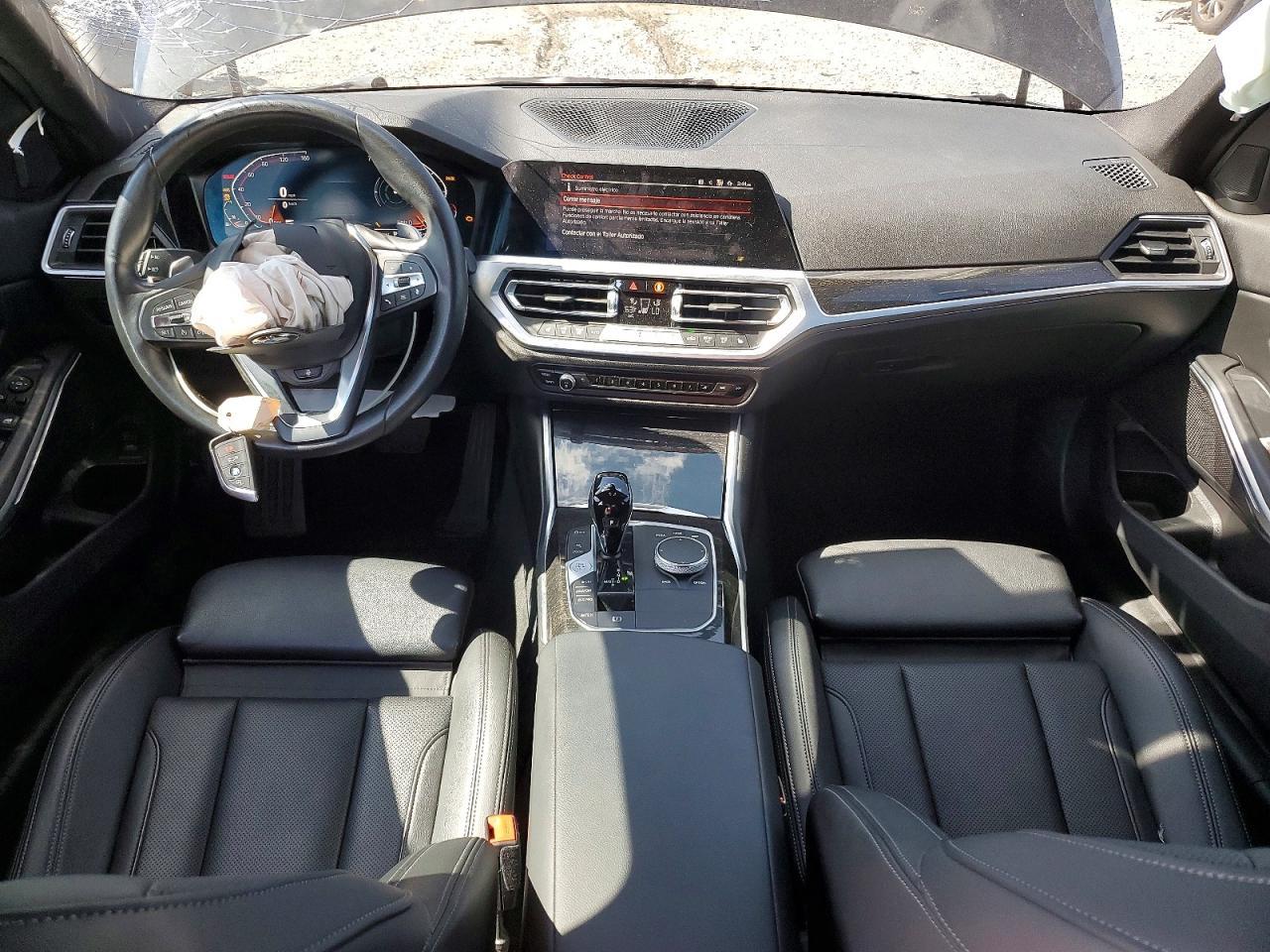 2022 BMW Seria 3 330i - zdjęcie 8