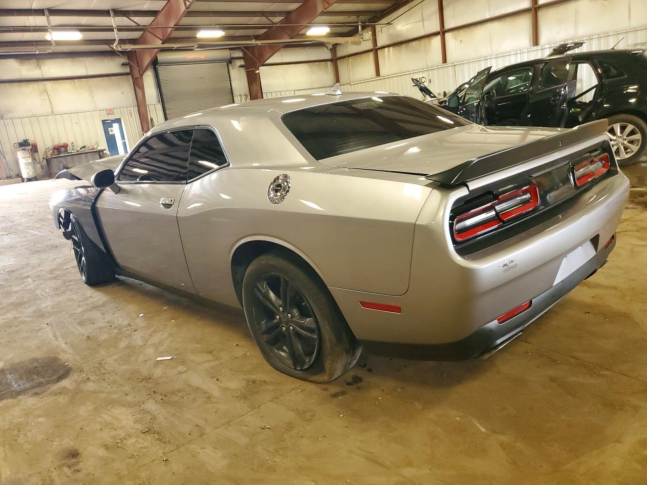 2016 Dodge Challenger R - zdjęcie 2