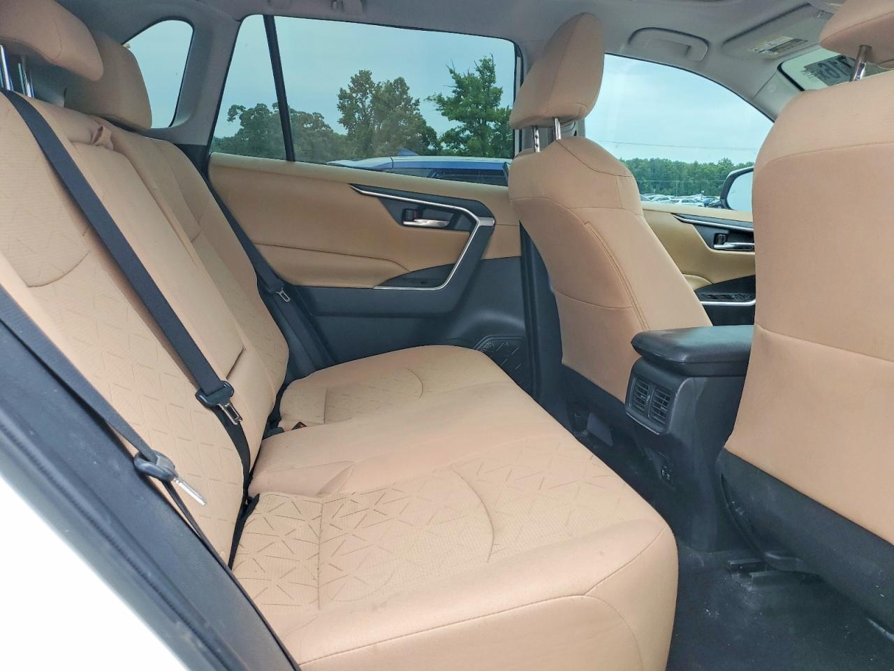 2020 Toyota Rav4 Xle - zdjęcie 11