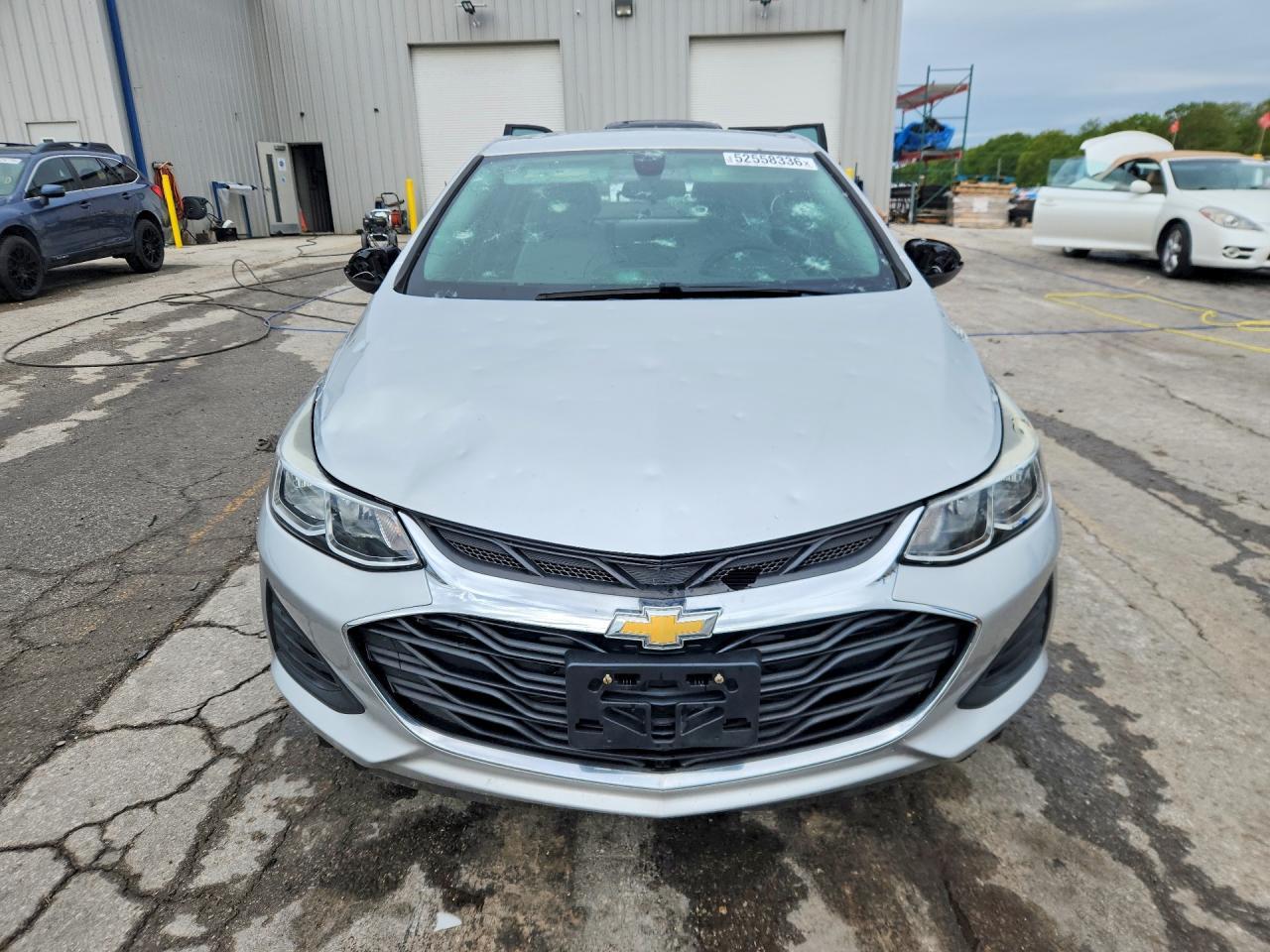 2019 Chevrolet Cruze Ls - zdjęcie 5