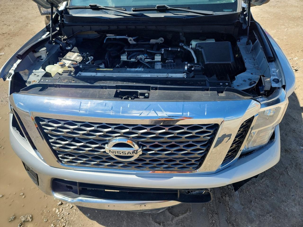 2019 Nissan Titan Sv - zdjęcie 11