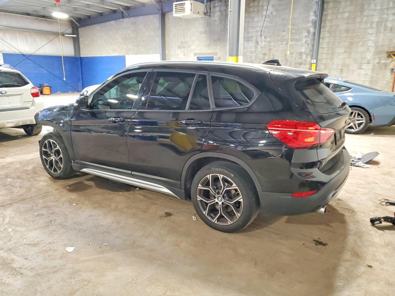 2021 BMW X1 xDrive28I - zdjęcie 2