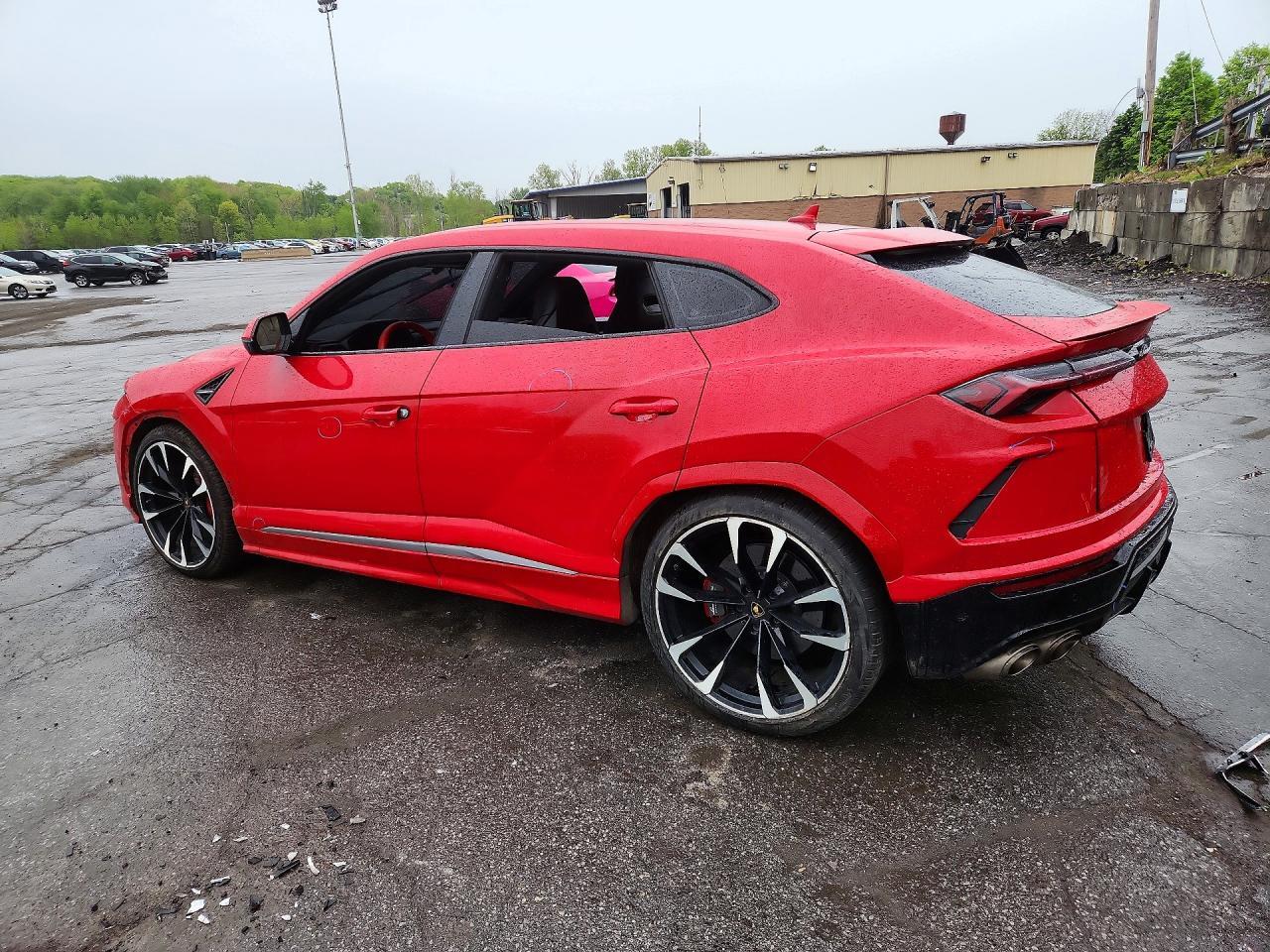 2022 Lamborghini Urus - zdjęcie 2