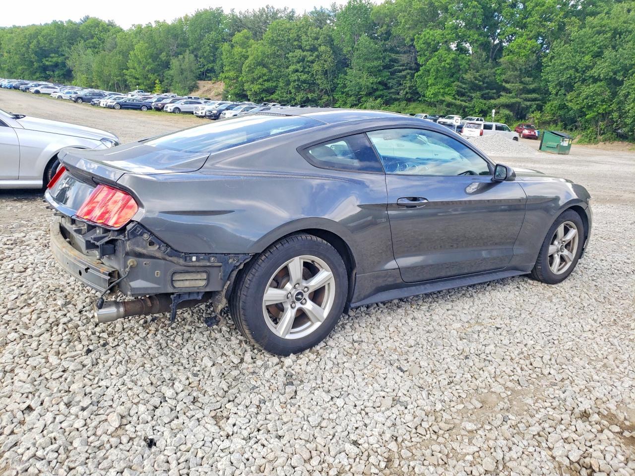 2015 Ford Mustang - zdjęcie 3