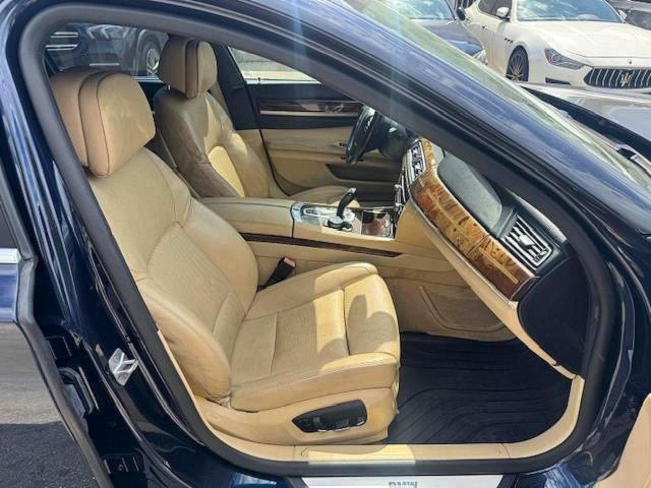2015 BMW 750 Xi - zdjęcie 7