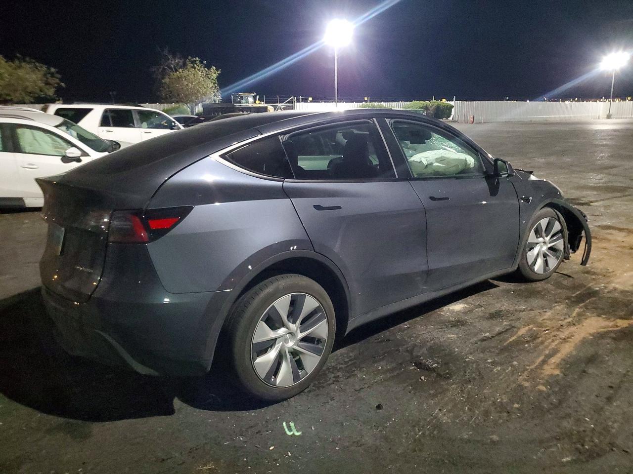 2023 Tesla Model Y - zdjęcie 3