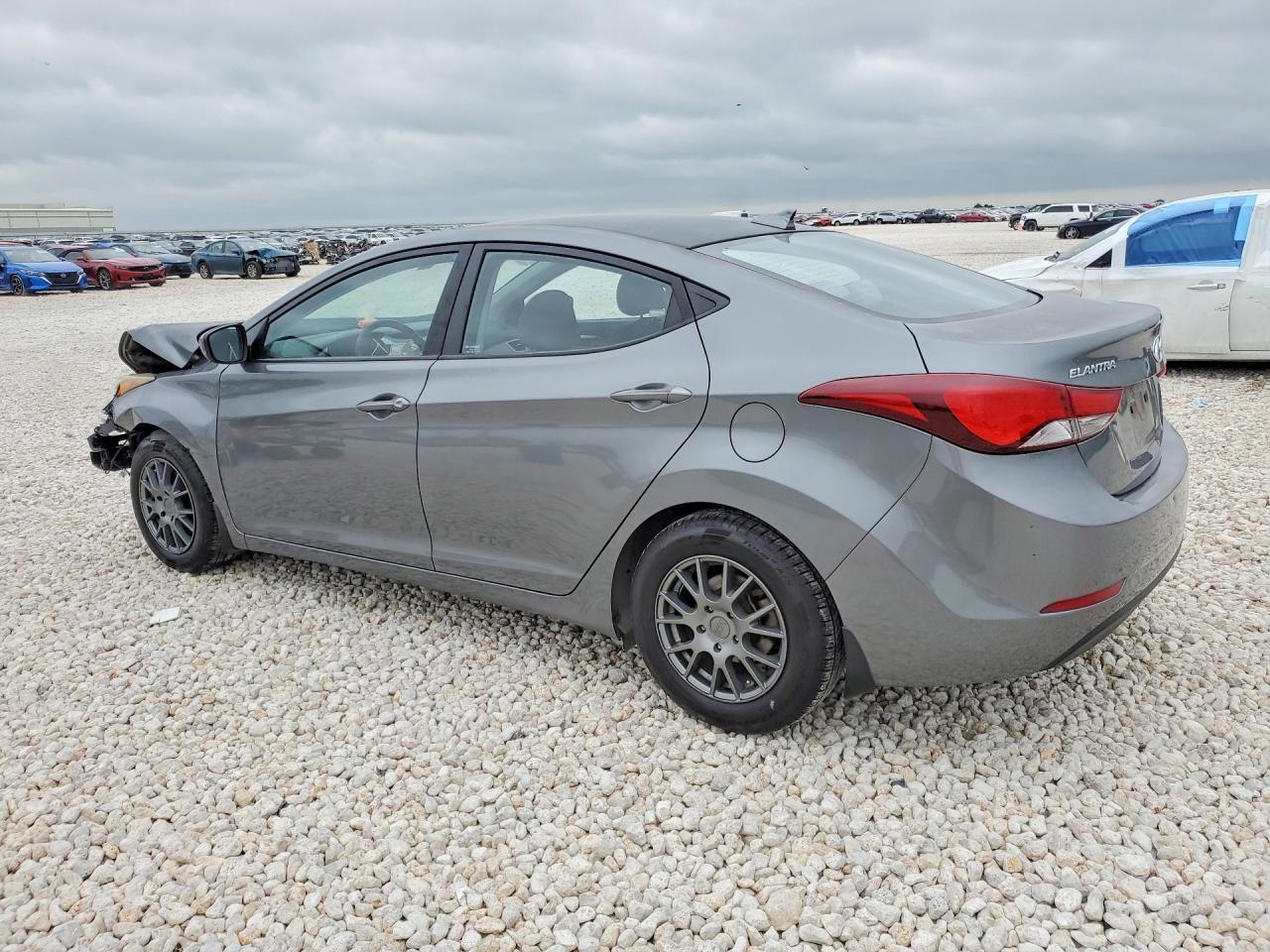 2016 Hyundai Elantra - zdjęcie 2