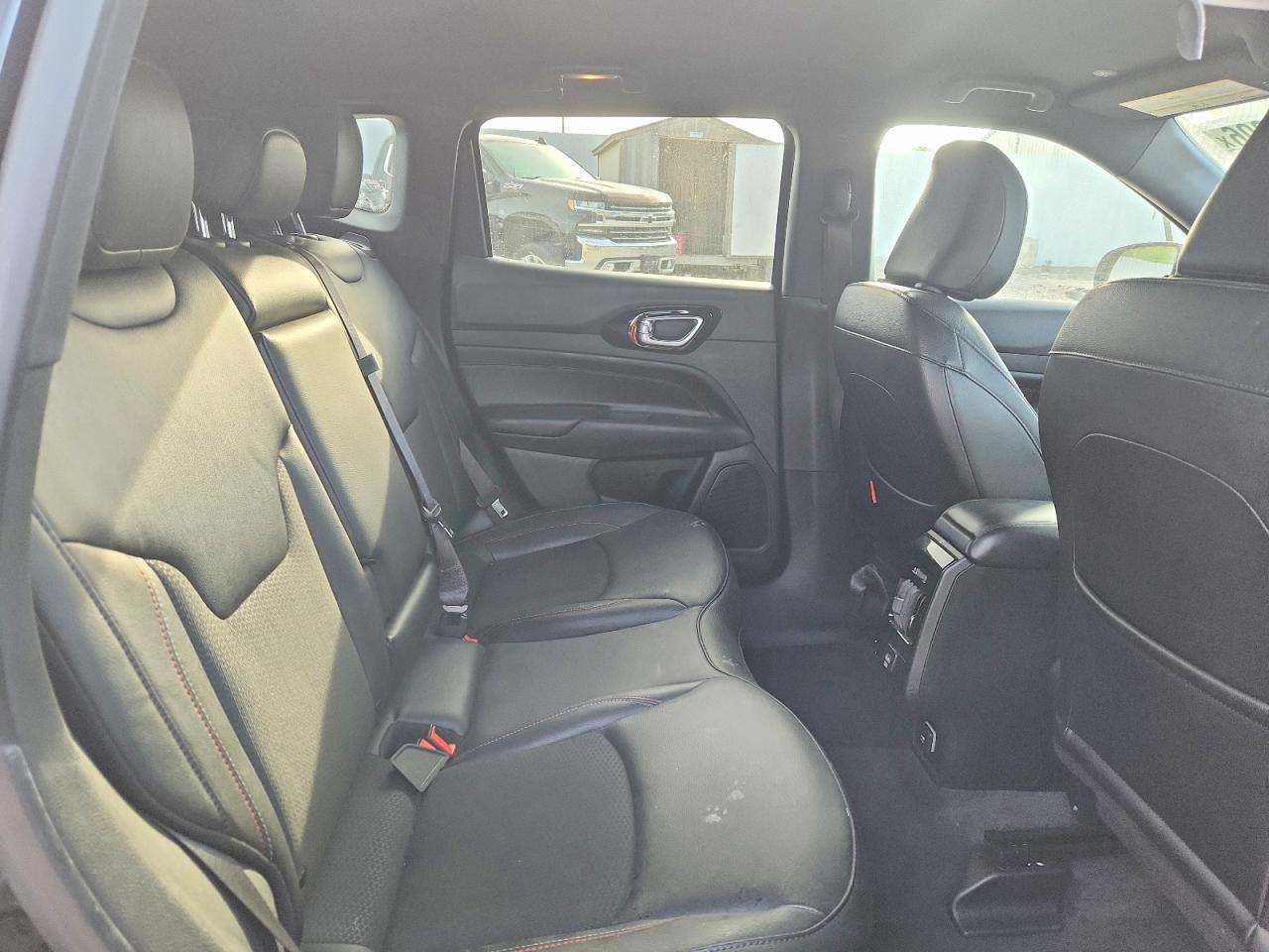 2024 Jeep Compass Trailhawk - zdjęcie 11