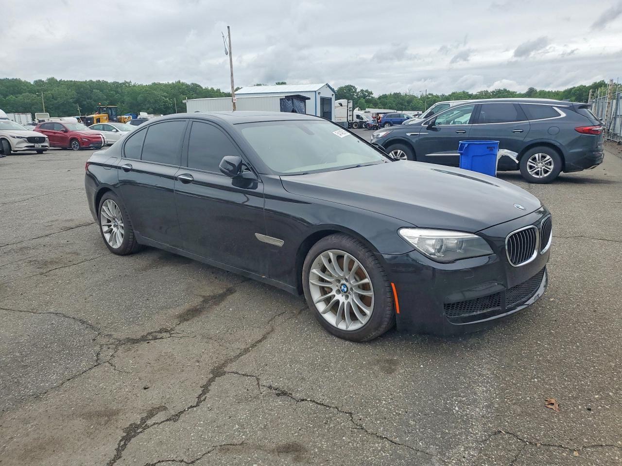 2014 BMW 750 Xi - zdjęcie 4