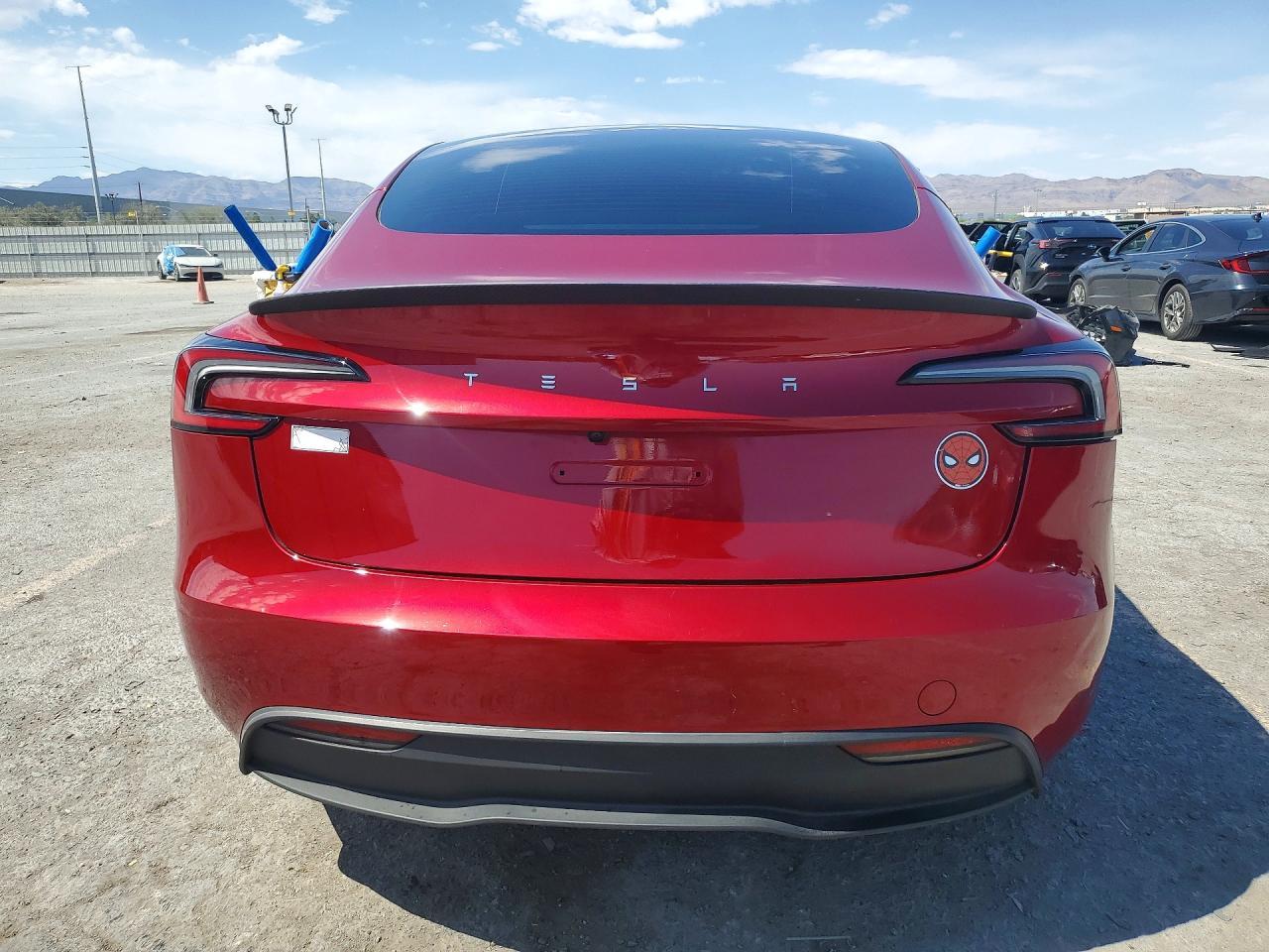 2025 Tesla Model 3 - zdjęcie 6
