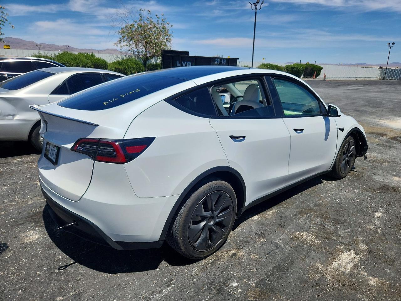 2024 Tesla Model Y - zdjęcie 3