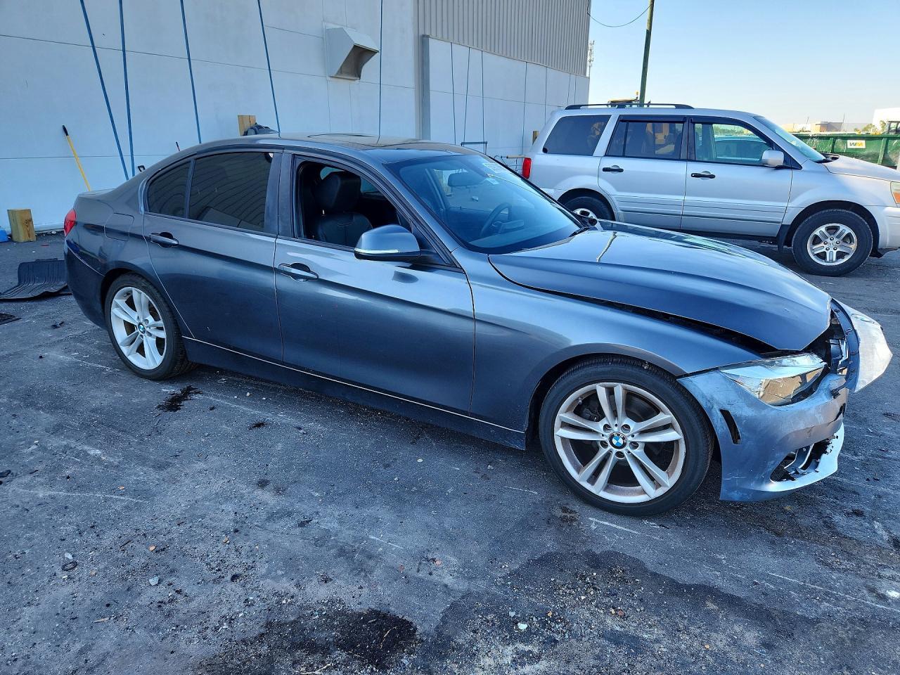 2017 BMW 320 I - zdjęcie 4