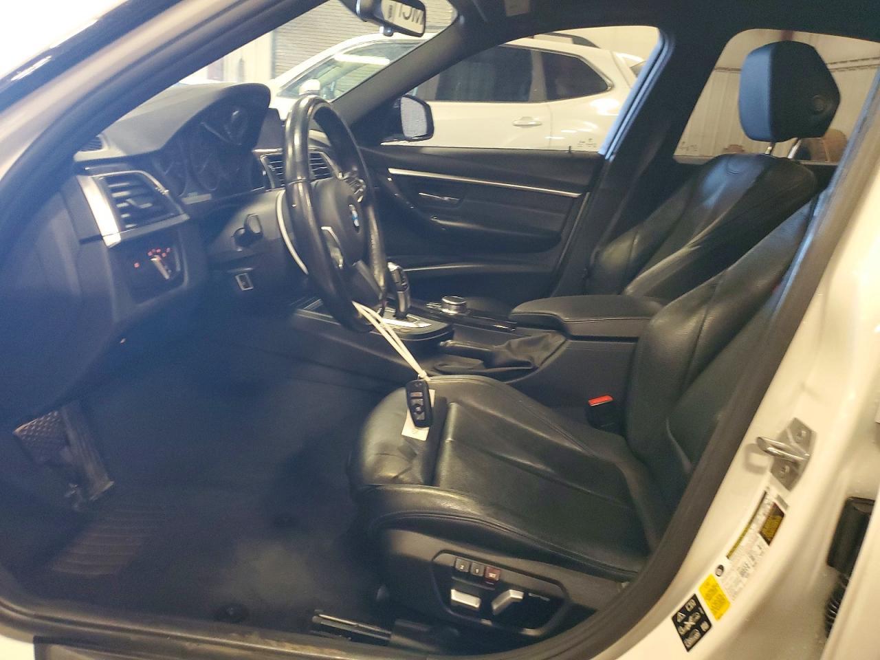 2018 BMW Seria 3 330i - zdjęcie 7