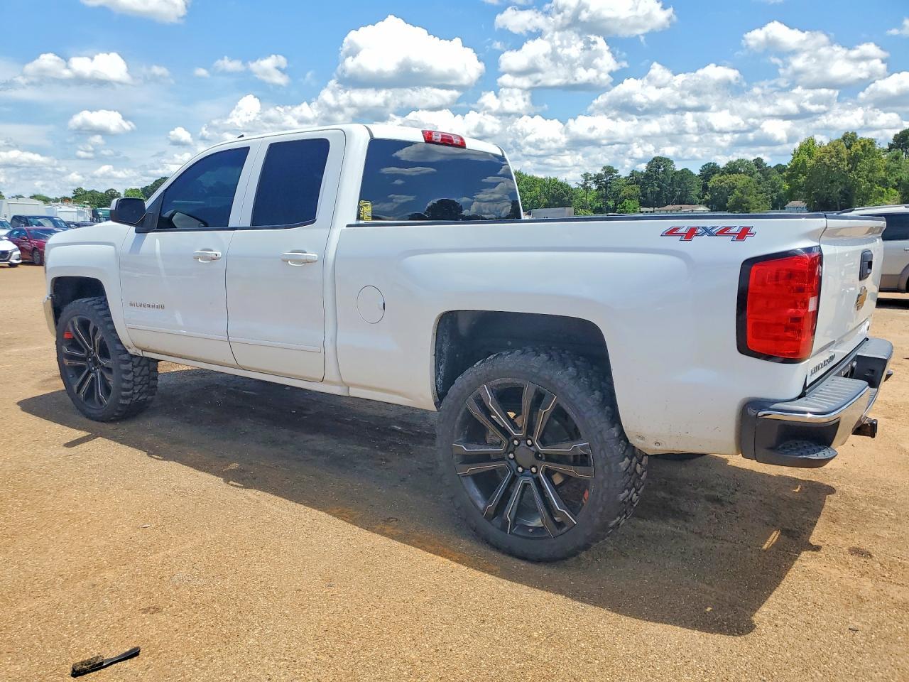 2017 Chevrolet Silverado K1500 Lt - zdjęcie 2