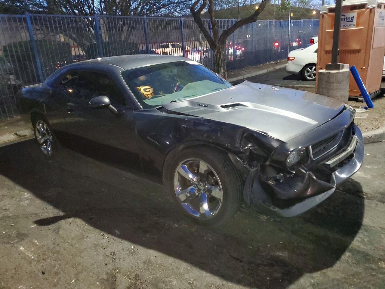 2013 Dodge Challenger R - zdjęcie 4