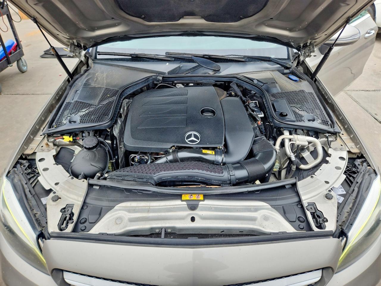 2019 Mercedes-Benz C 300 4Matic - zdjęcie 11