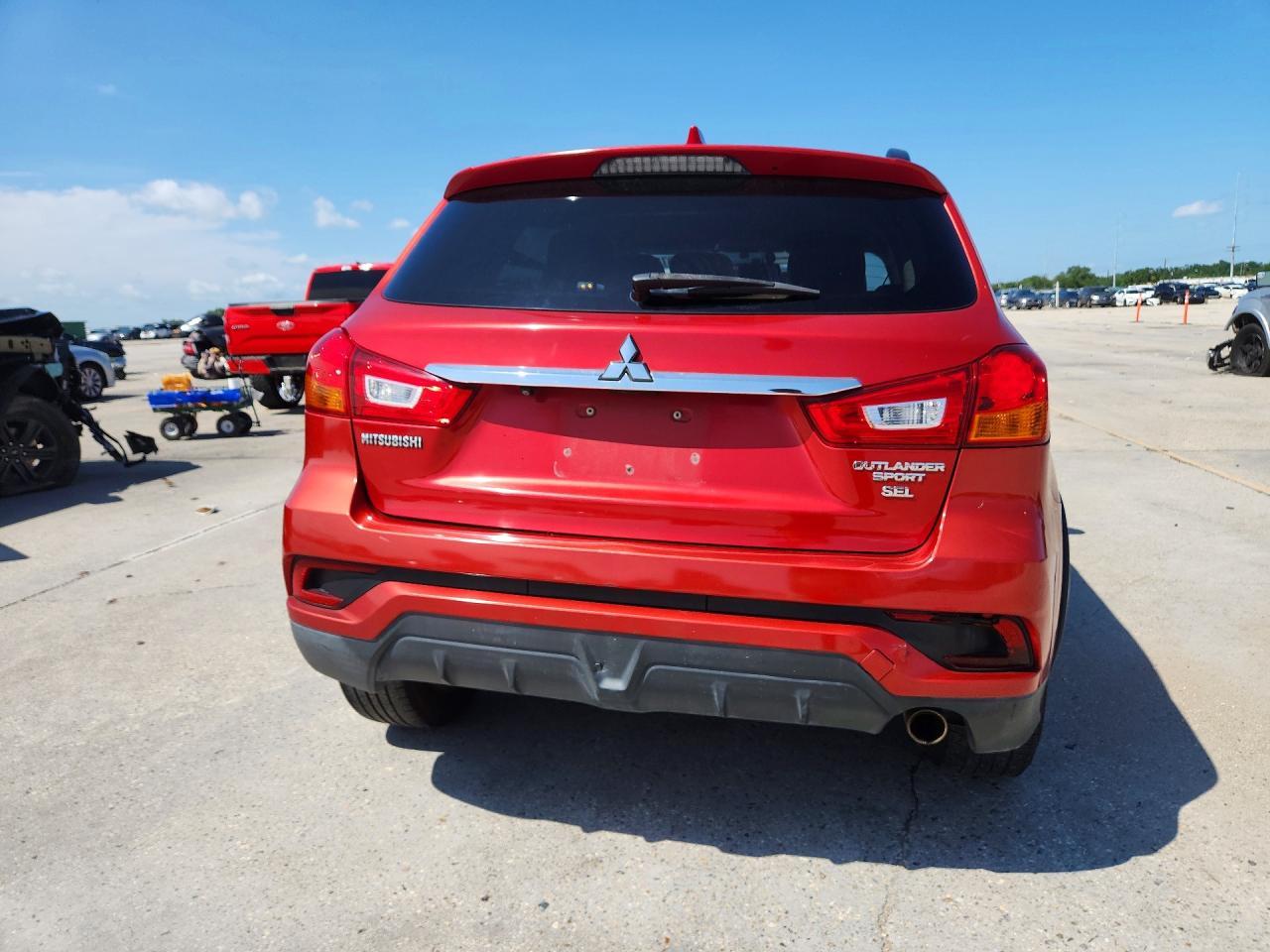 2018 Mitsubishi Outlander - zdjęcie 6