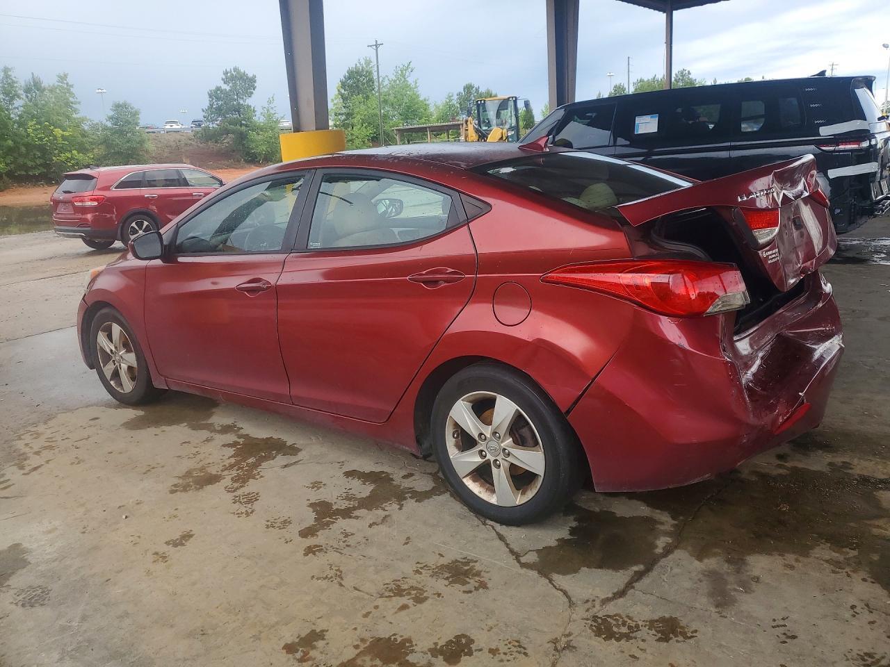 2013 Hyundai Elantra 4D - zdjęcie 2