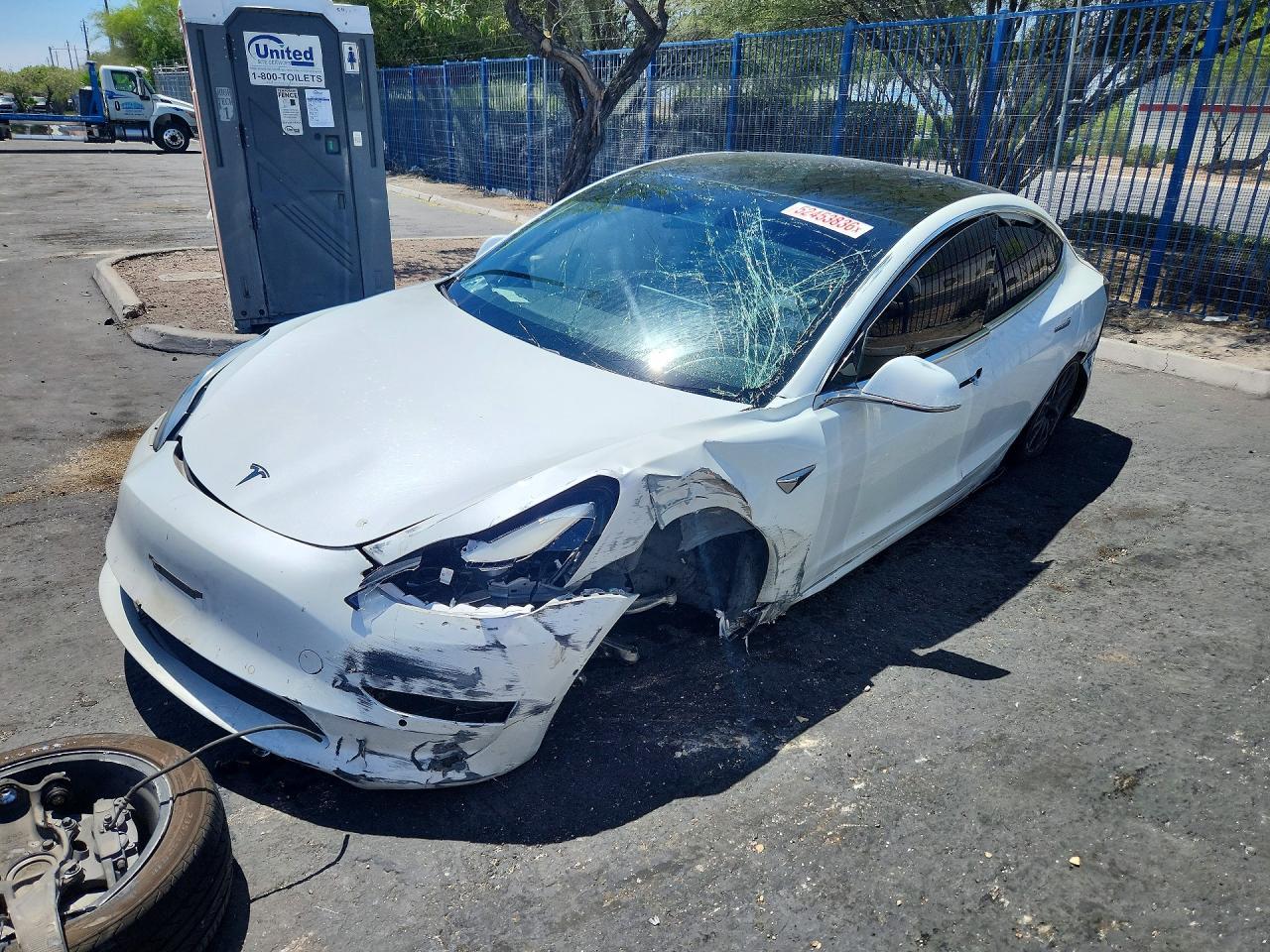 2019 Tesla Model 3 - zdjęcie główne