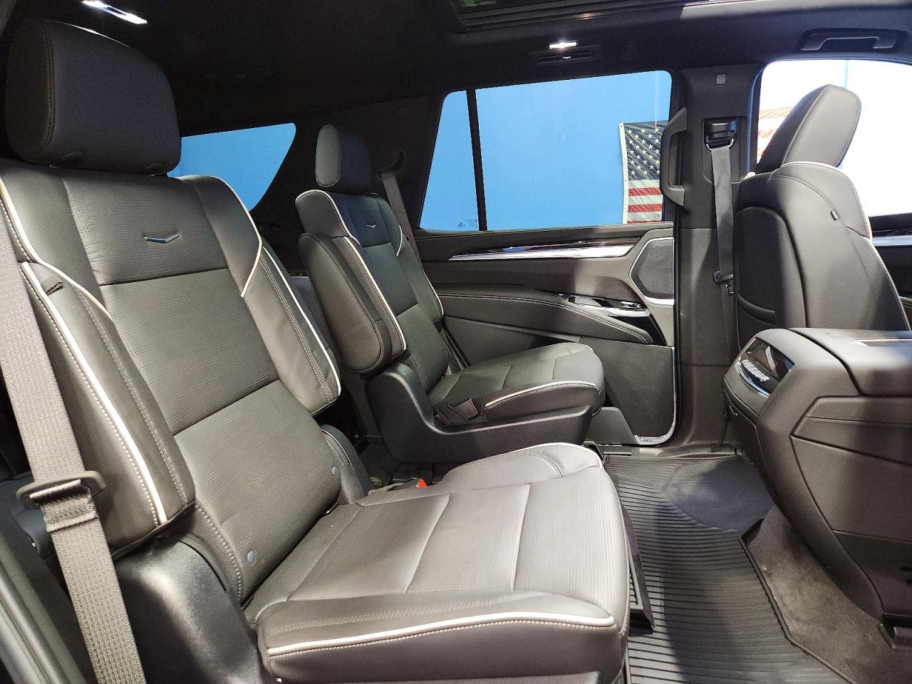 2025 Cadillac Escalade Premium Luxury - zdjęcie 11