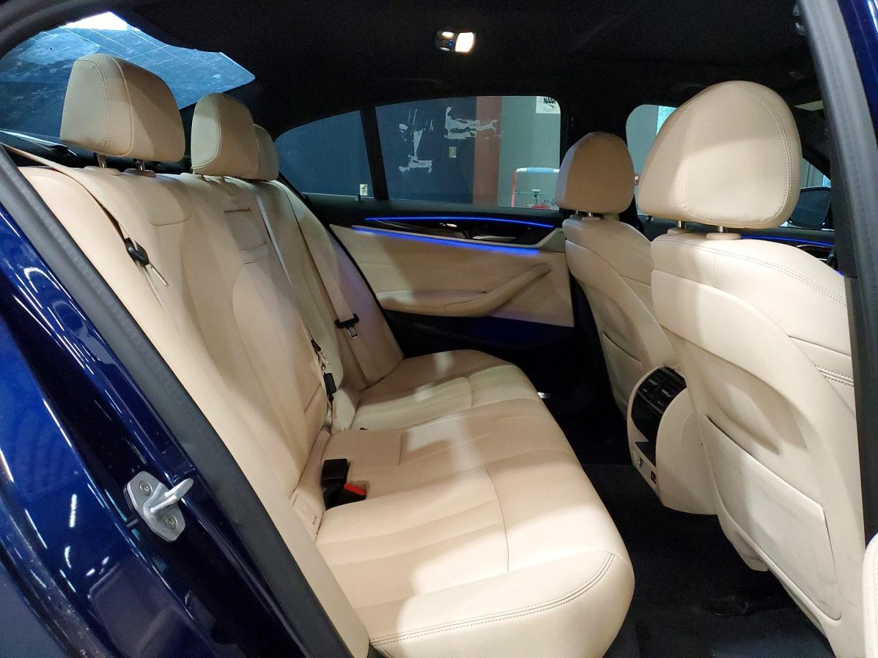 2020 BMW 530 Xi - zdjęcie 10