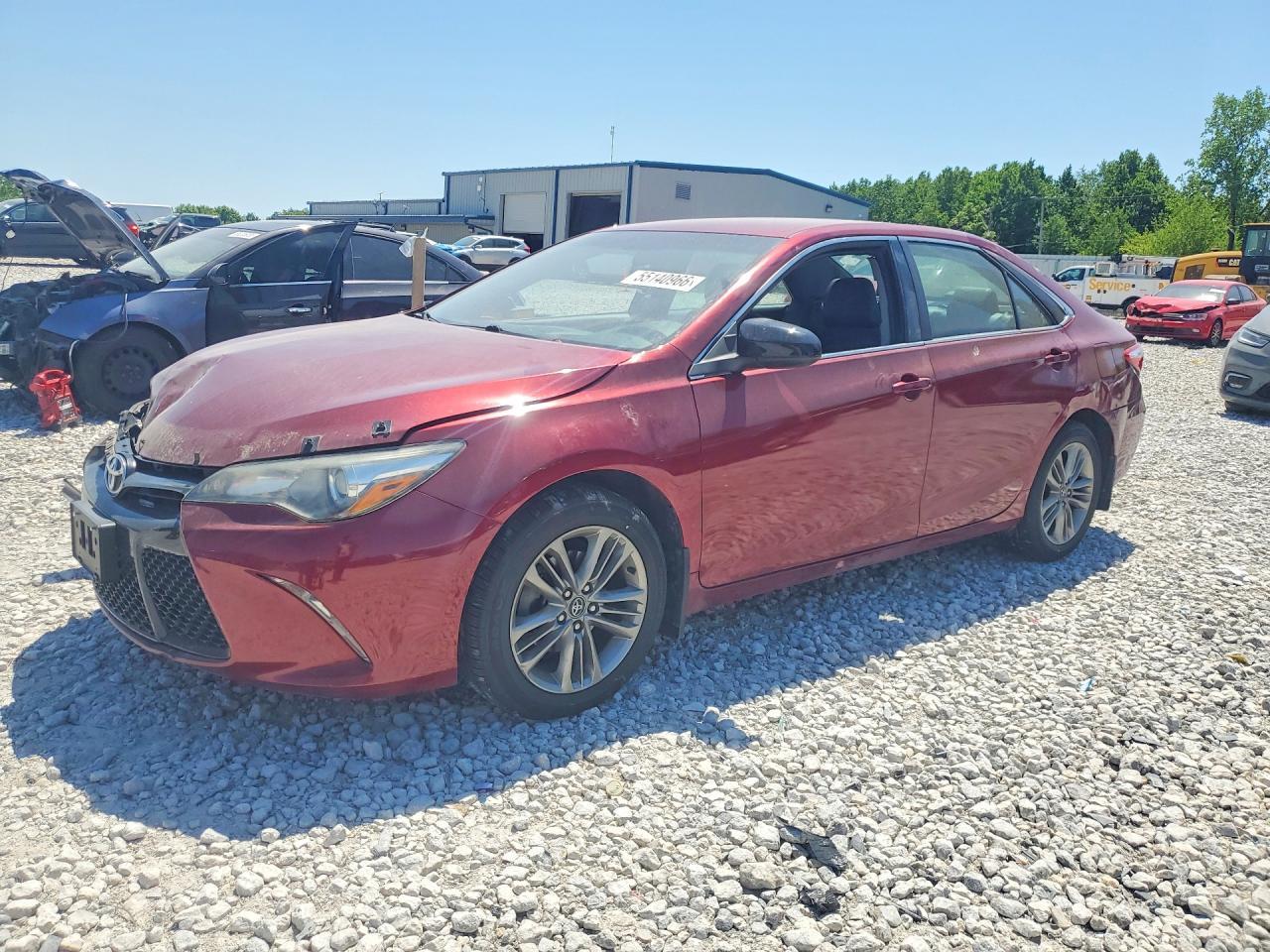 2016 Toyota Camry Le - zdjęcie główne