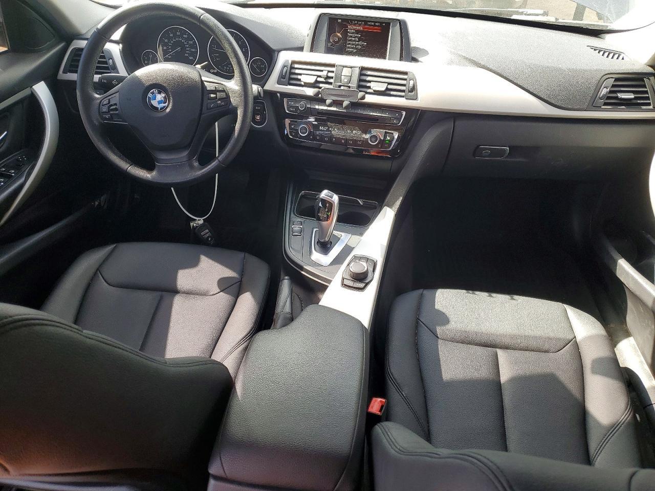 2017 BMW 320 Xi - zdjęcie 8