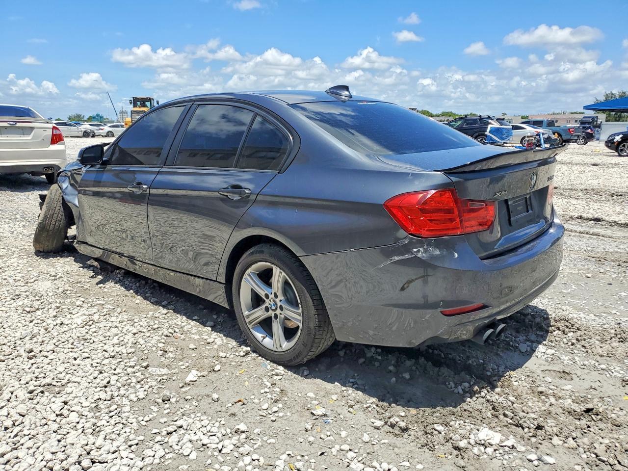 2014 BMW Seria 3 328i - zdjęcie 2