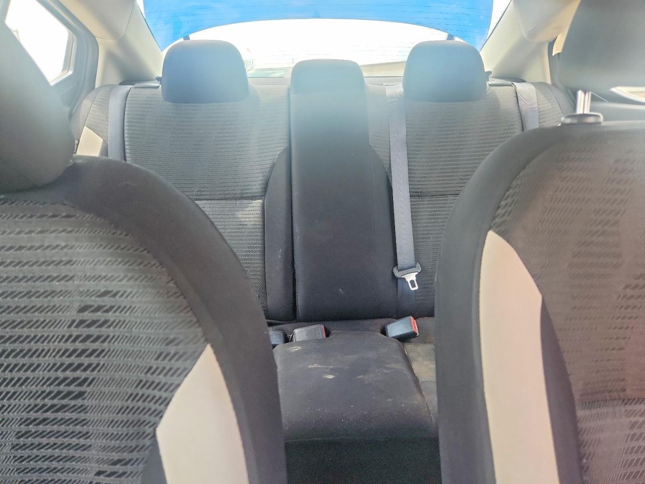 2022 Nissan Versa Sv - zdjęcie 10