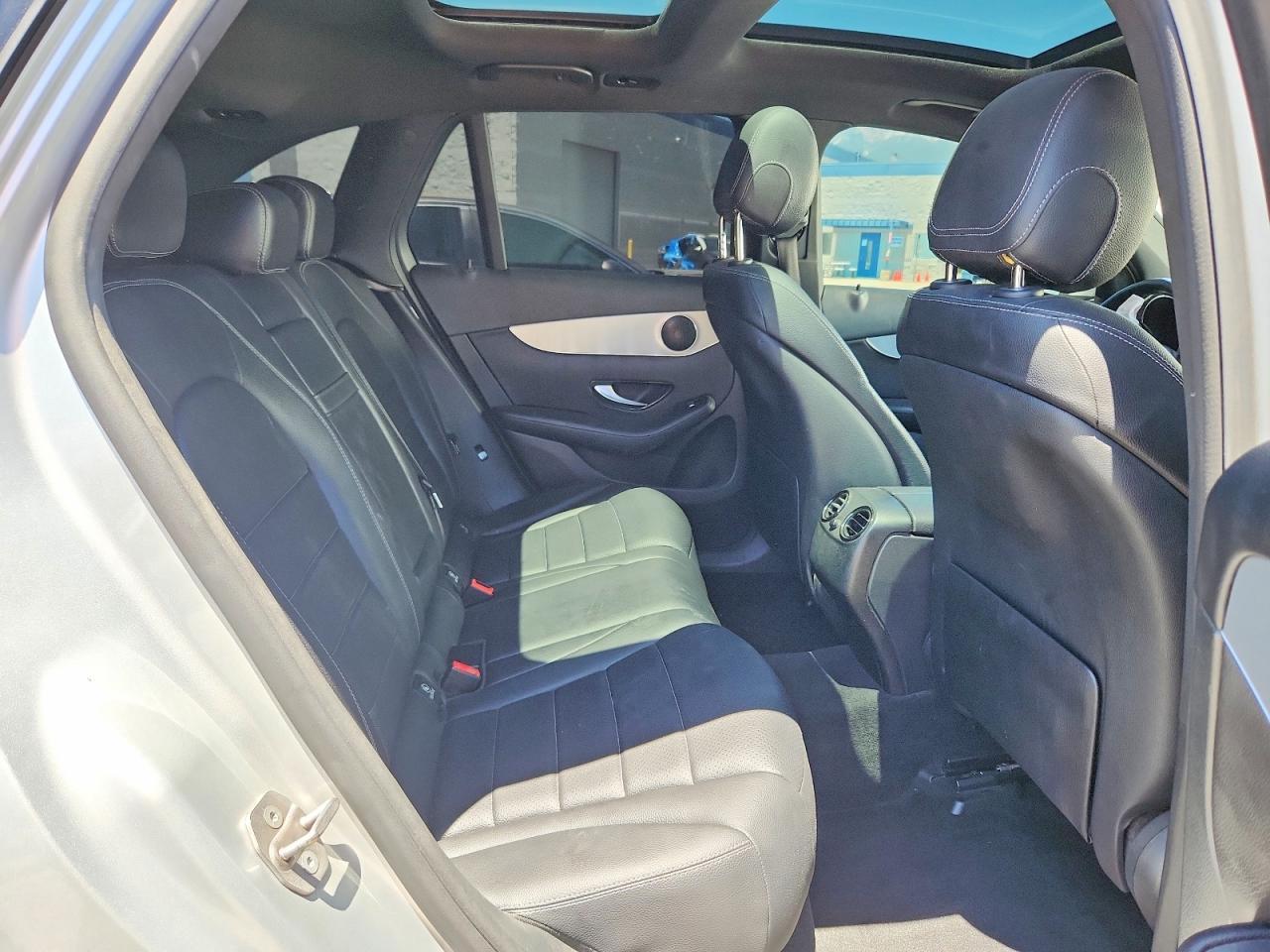 2017 Mercedes-Benz Glc 300 4Matic - zdjęcie 10