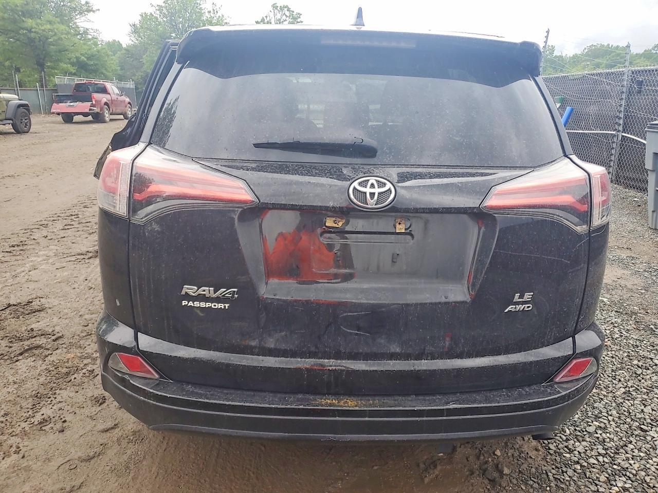 2018 Toyota Rav4 Le - zdjęcie 6