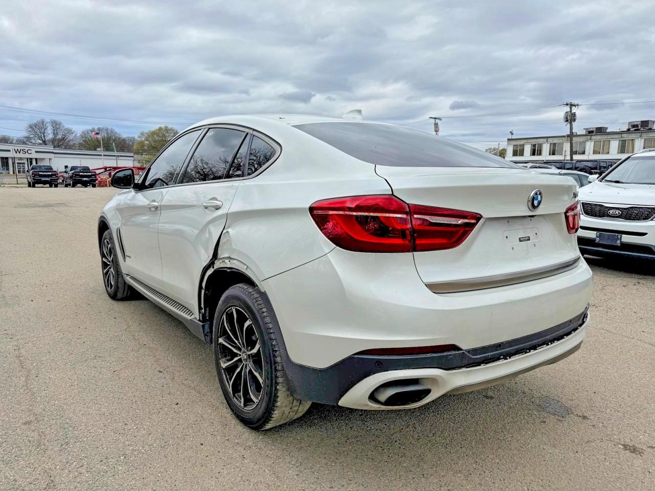 2017 BMW X6 xDrive50I - zdjęcie 3