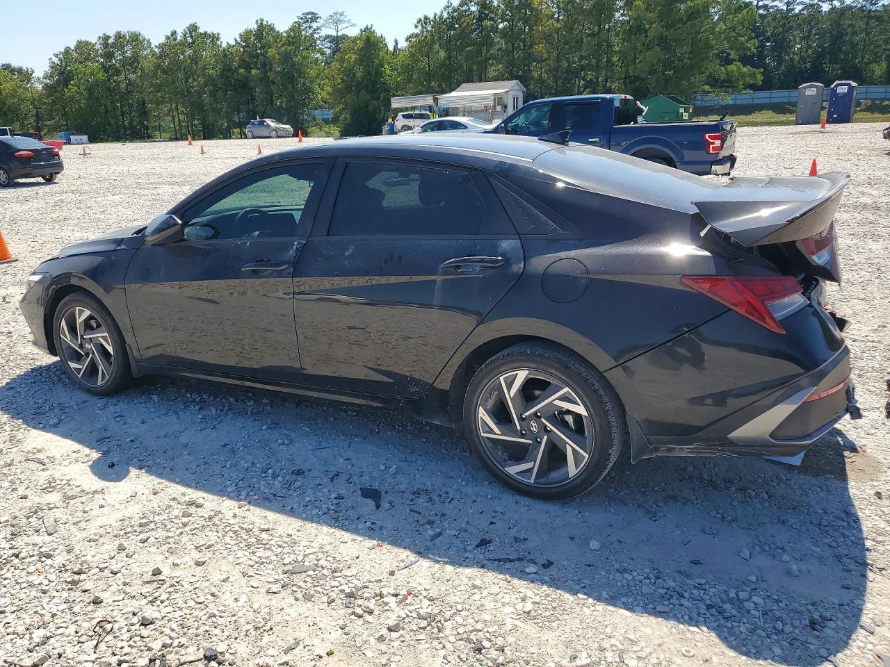 2025 Hyundai Elantra Hybrid Sel Sport - zdjęcie 2