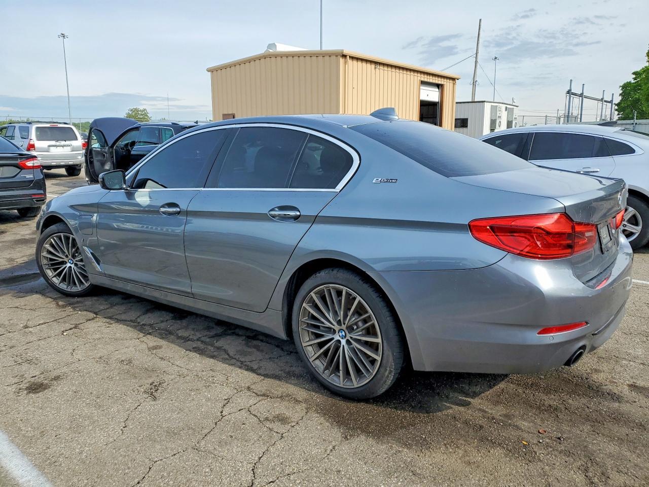 2018 BMW 530E - zdjęcie 2