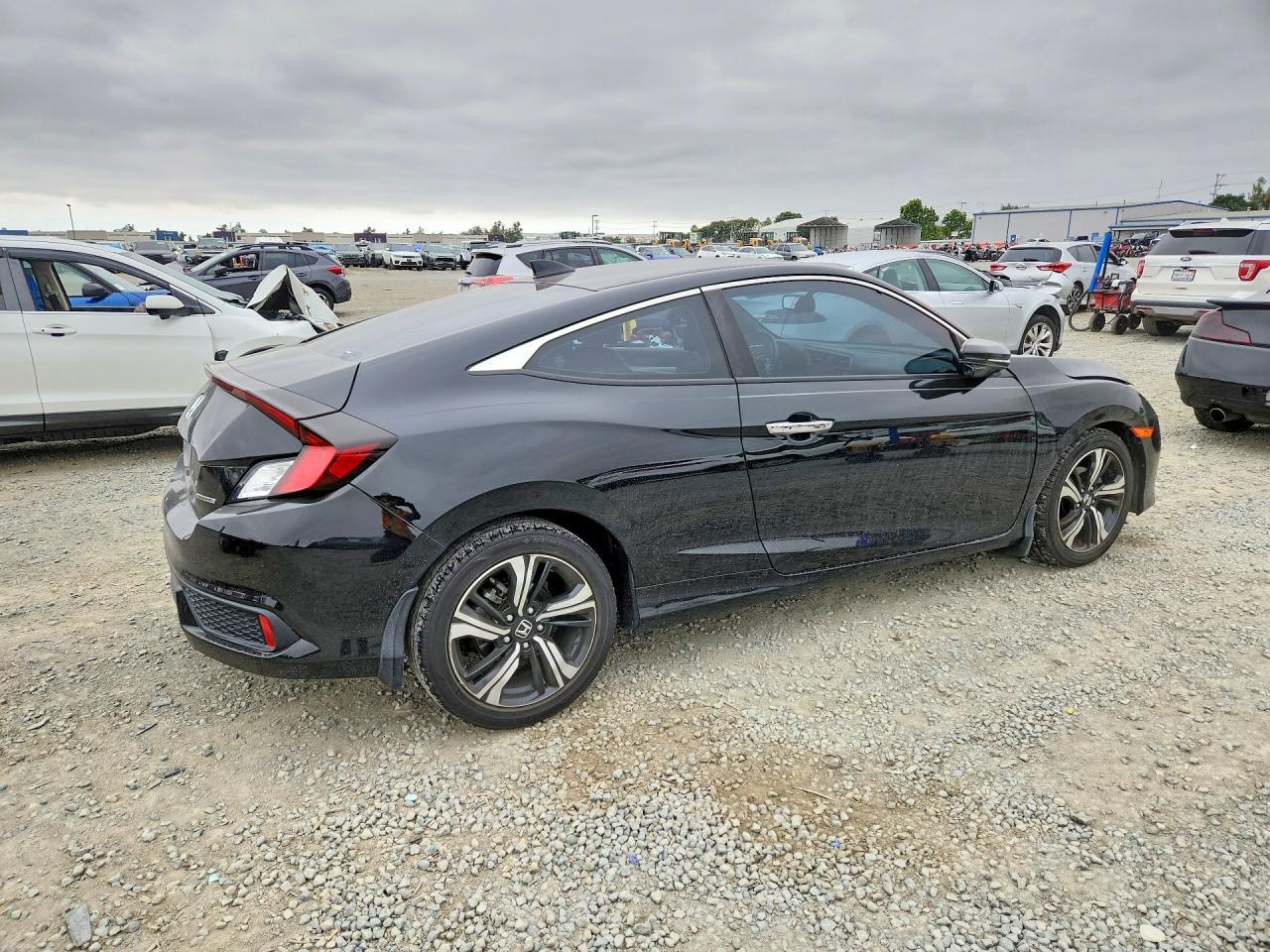 2017 Honda Civic Touring - zdjęcie 3