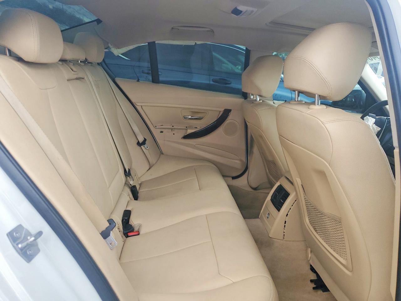 2015 BMW 328 I - zdjęcie 10