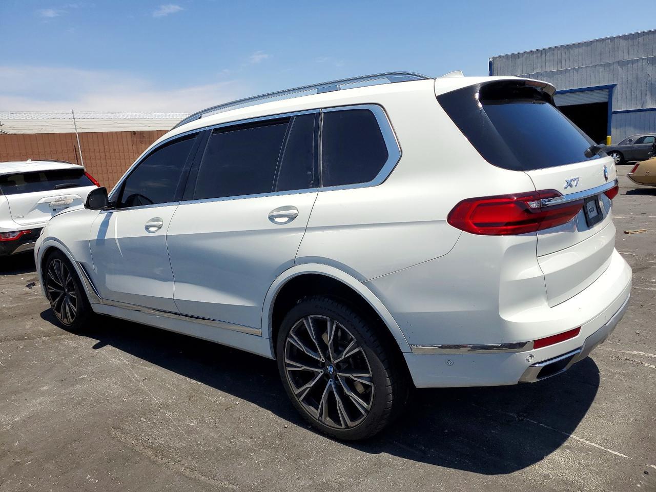 2022 BMW X7 xDrive40I - zdjęcie 2