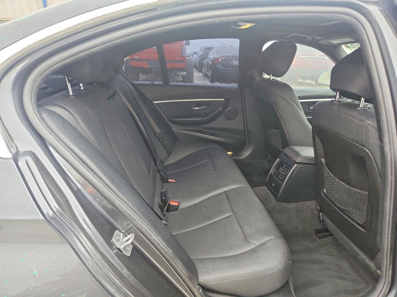 2018 BMW 330 I - zdjęcie 10