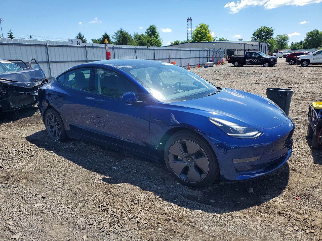 2022 Tesla Model 3 - zdjęcie 4