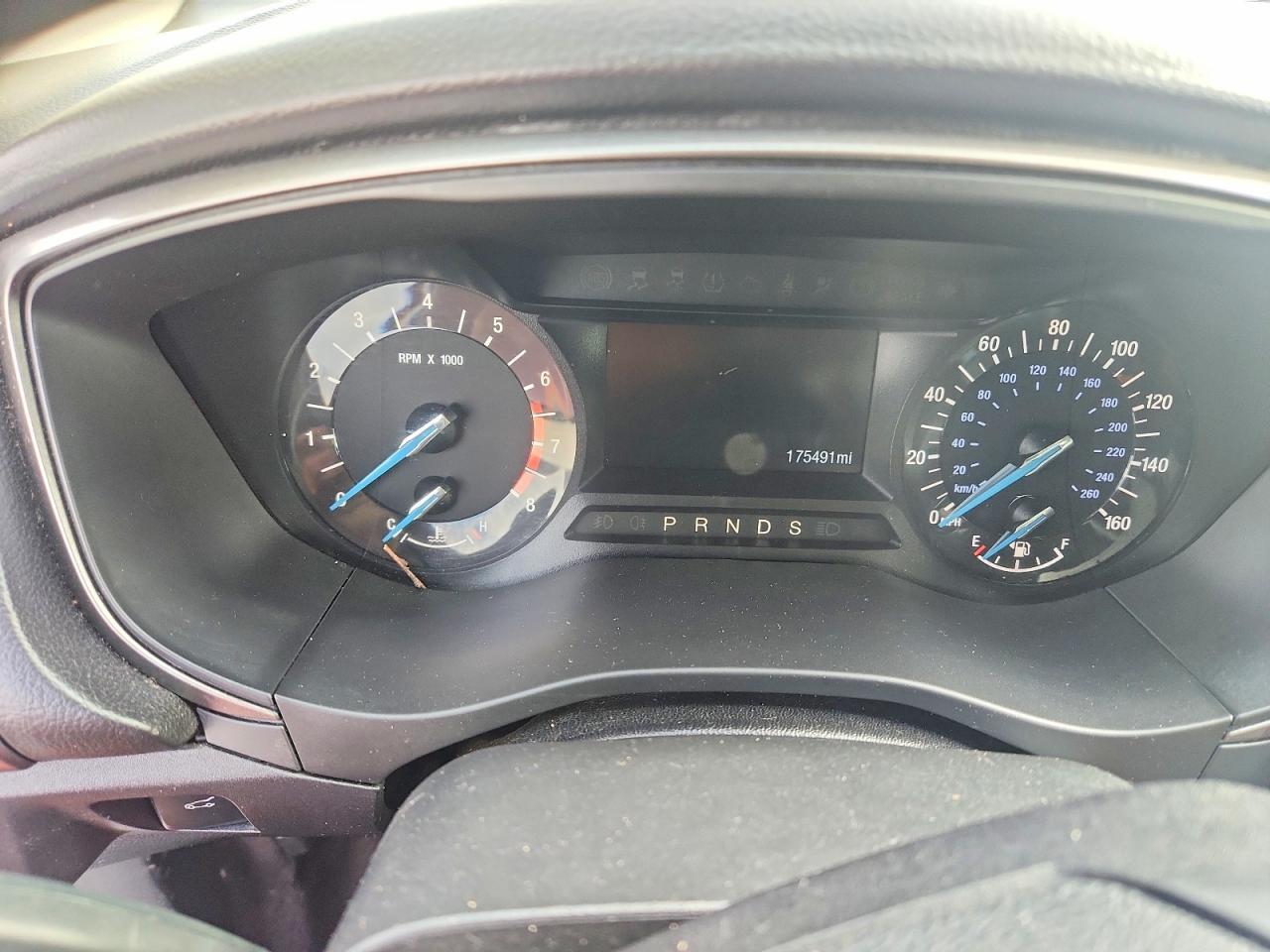 2017 Ford Fusion - zdjęcie 9