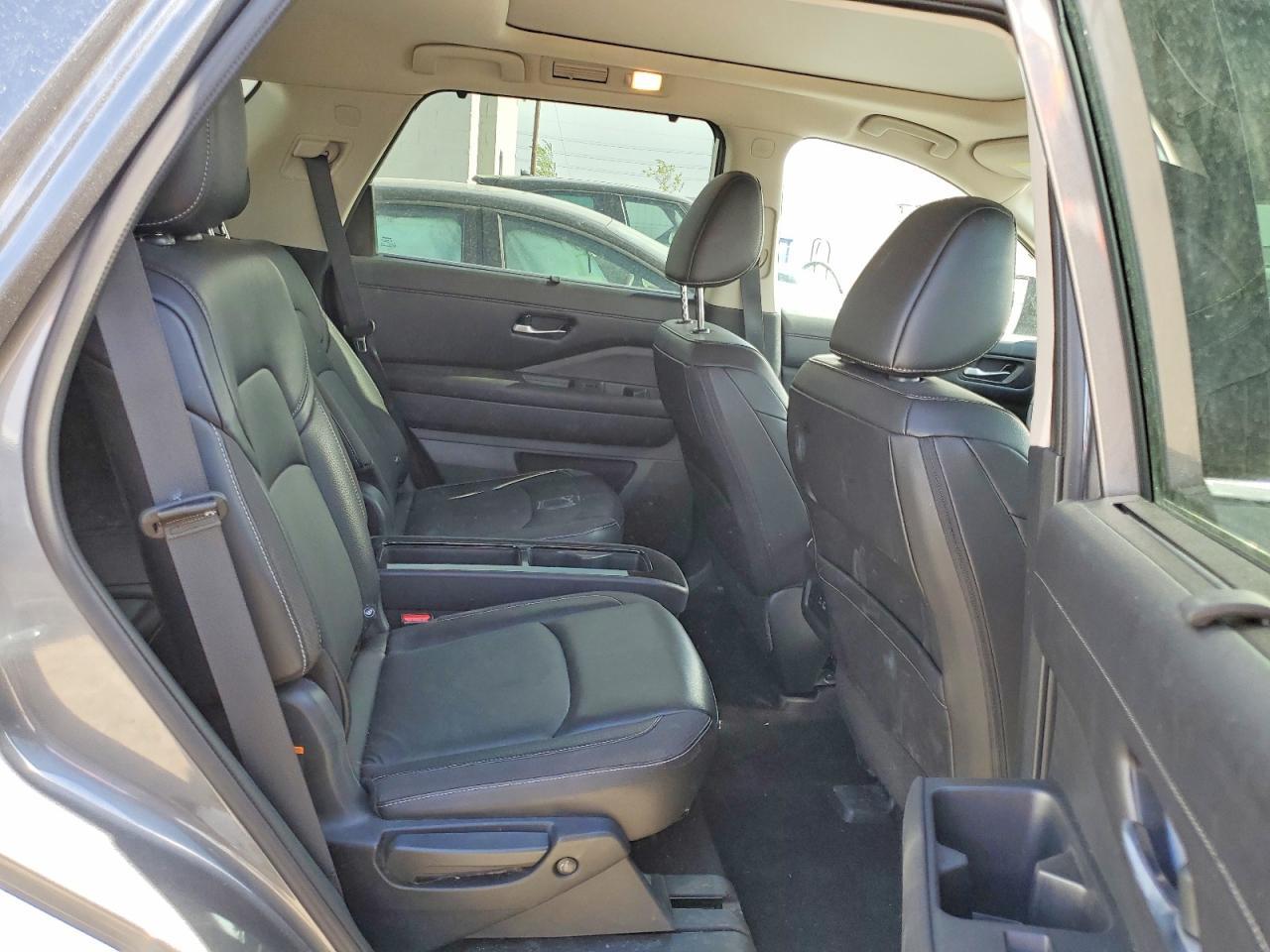 2024 Nissan Pathfinder Sl - zdjęcie 11