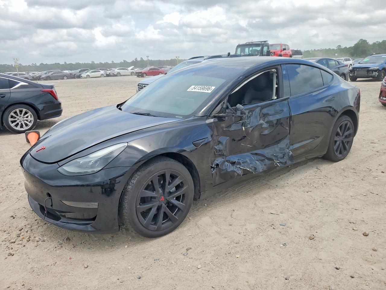 2023 Tesla Model 3 - zdjęcie główne